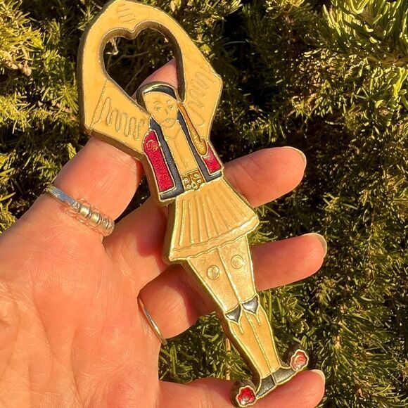 Vintage 70's Greek Soldier Novelty Brass/Bronze & Enamel Beer Bottle Opener - Picture 6 of 6